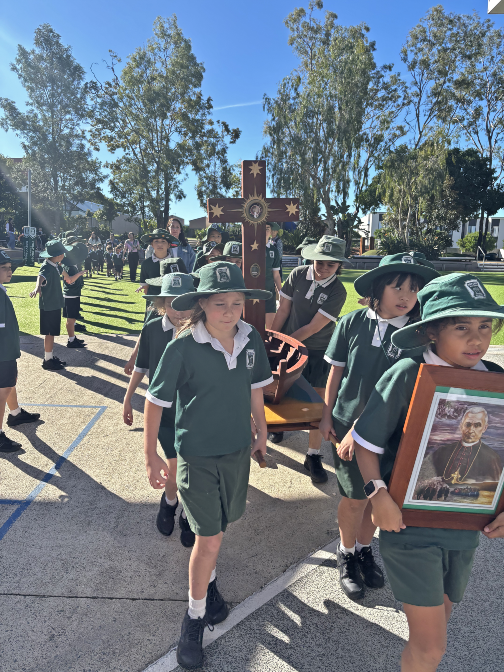 Year 5 and Year 6 students on pilgrimage with the Holy Migrant Cross