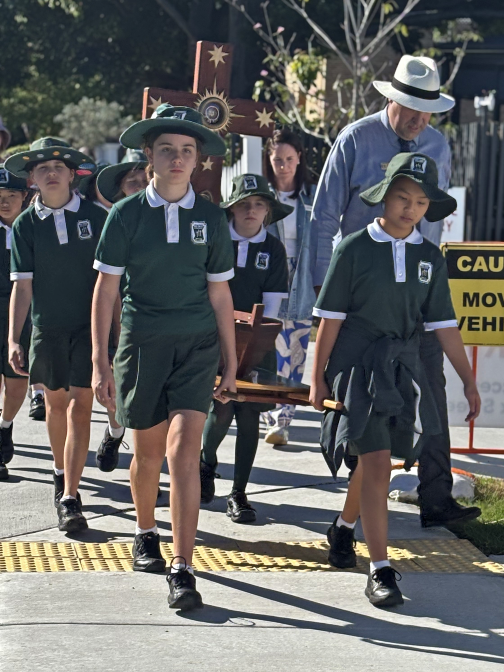 Year 5 and Year 6 students on pilgrimage on the Holy Migrant Cross
